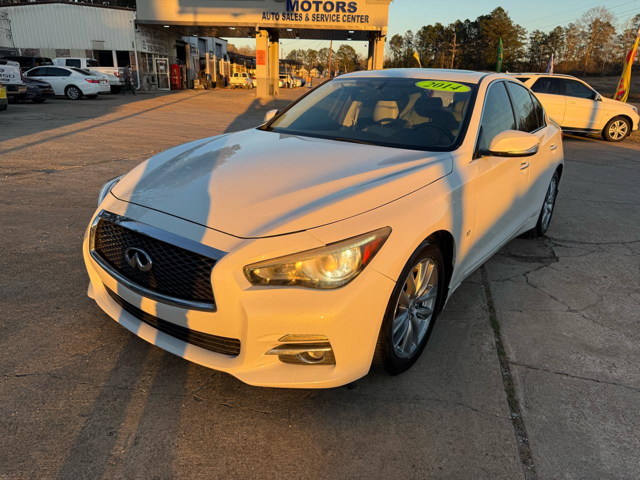 Infiniti Q50 4dr Sdn Premium RWD 2014