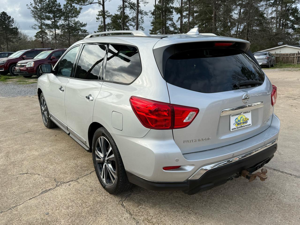 Nissan Pathfinder FWD Platinum 2020