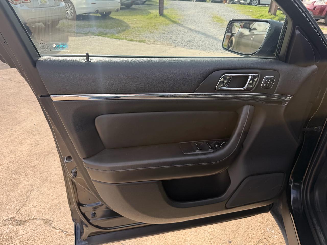 Lincoln MKS 4dr Sdn 3.7L FWD 2013