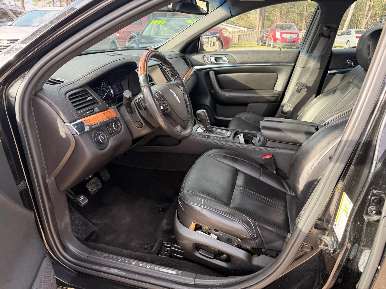 Lincoln MKS 4dr Sdn 3.7L FWD 2013