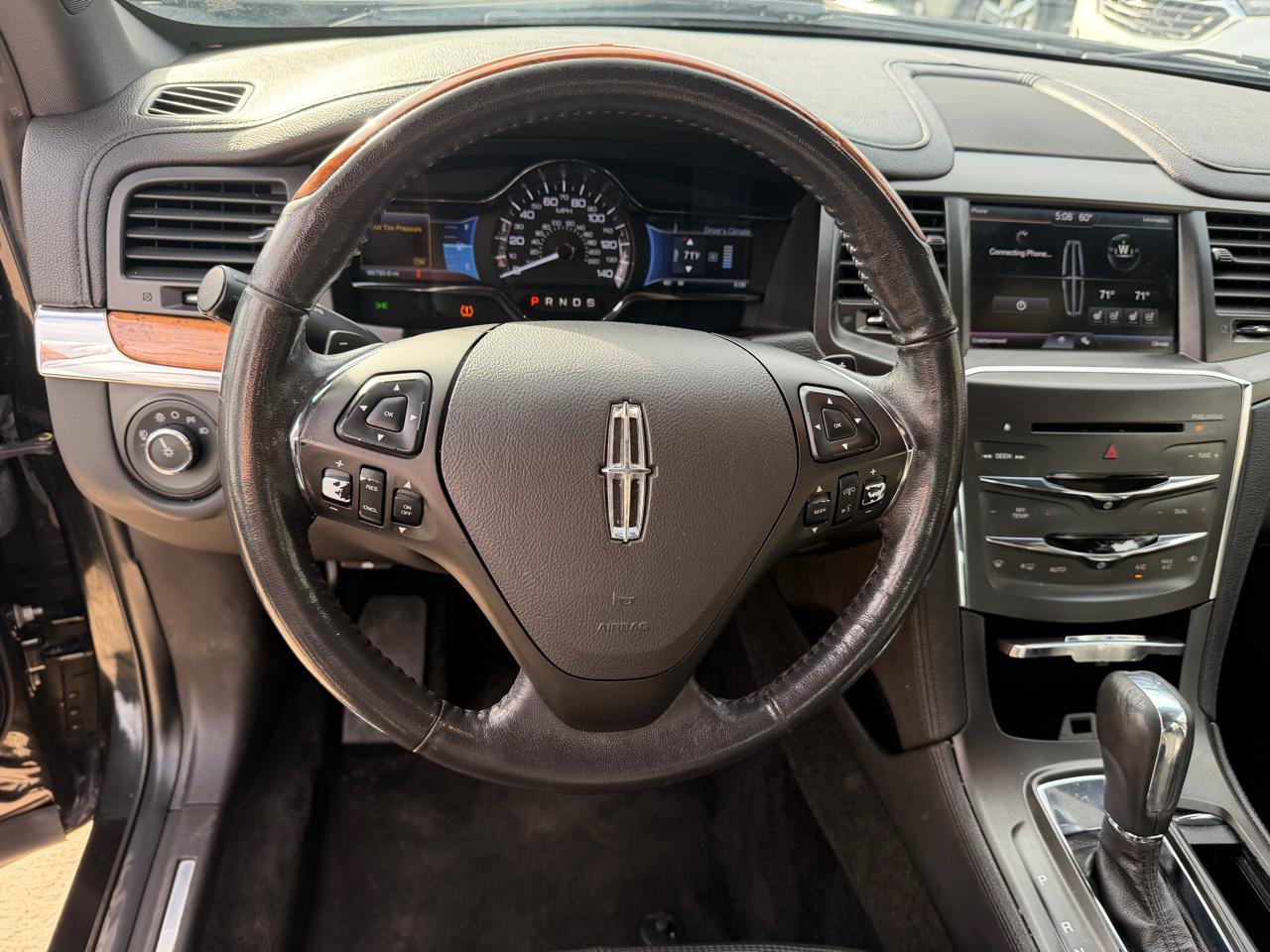 Lincoln MKS 4dr Sdn 3.7L FWD 2013