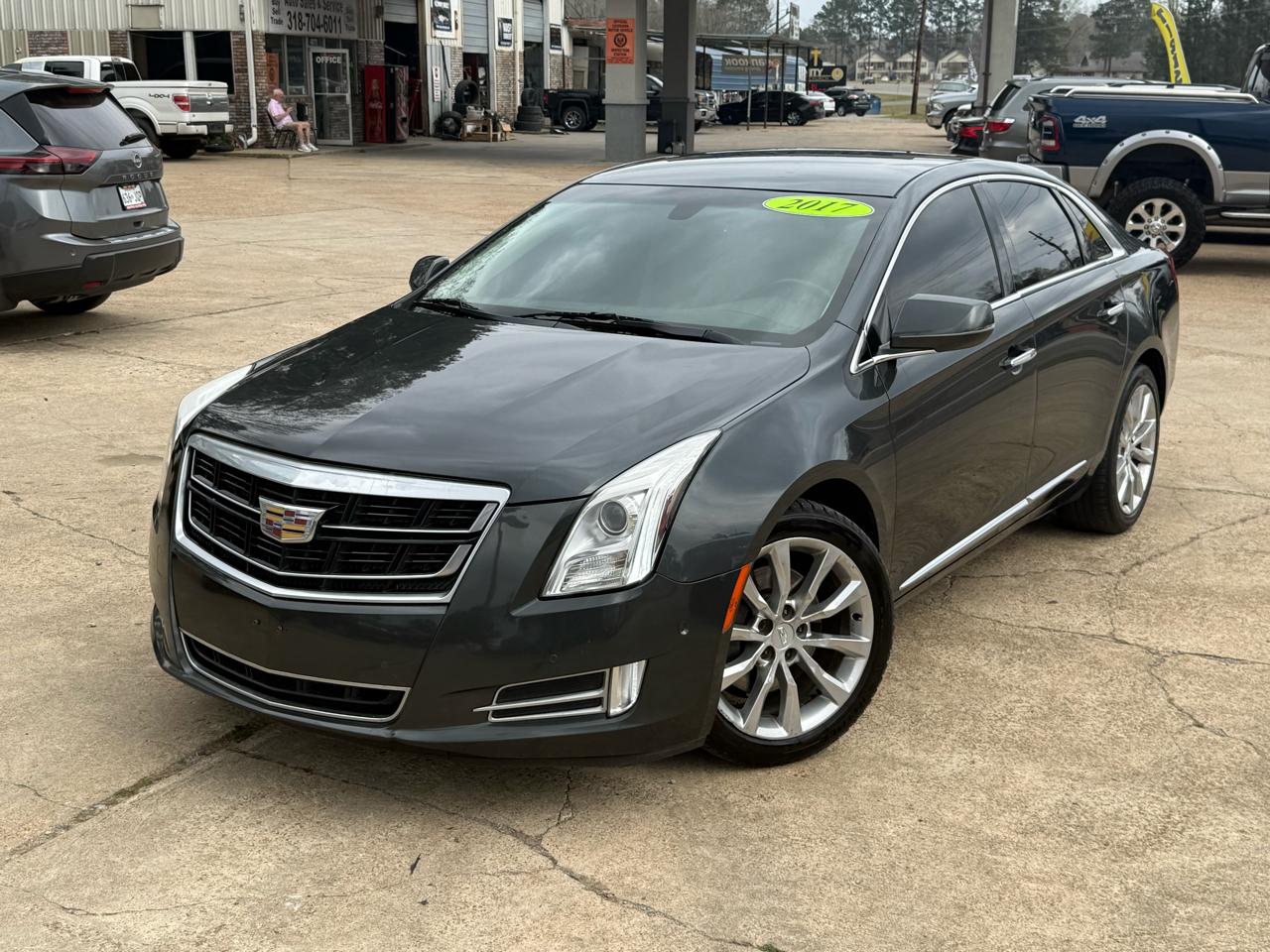 Cadillac XTS 4dr Sdn Luxury FWD 2017