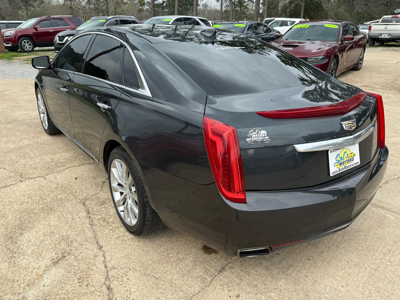 Cadillac XTS 4dr Sdn Luxury FWD 2017