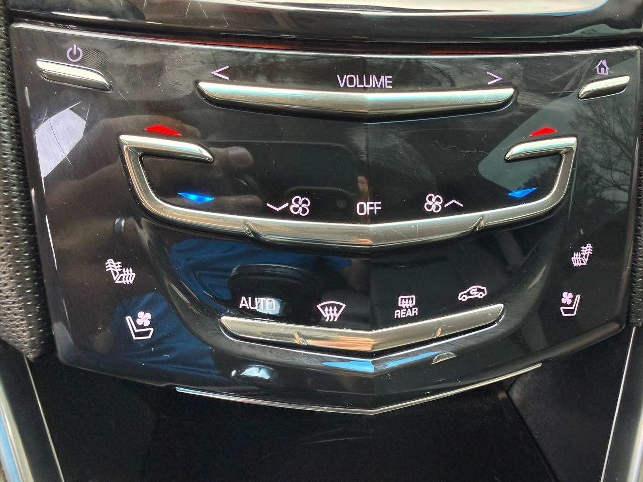 Cadillac XTS 4dr Sdn Luxury FWD 2017