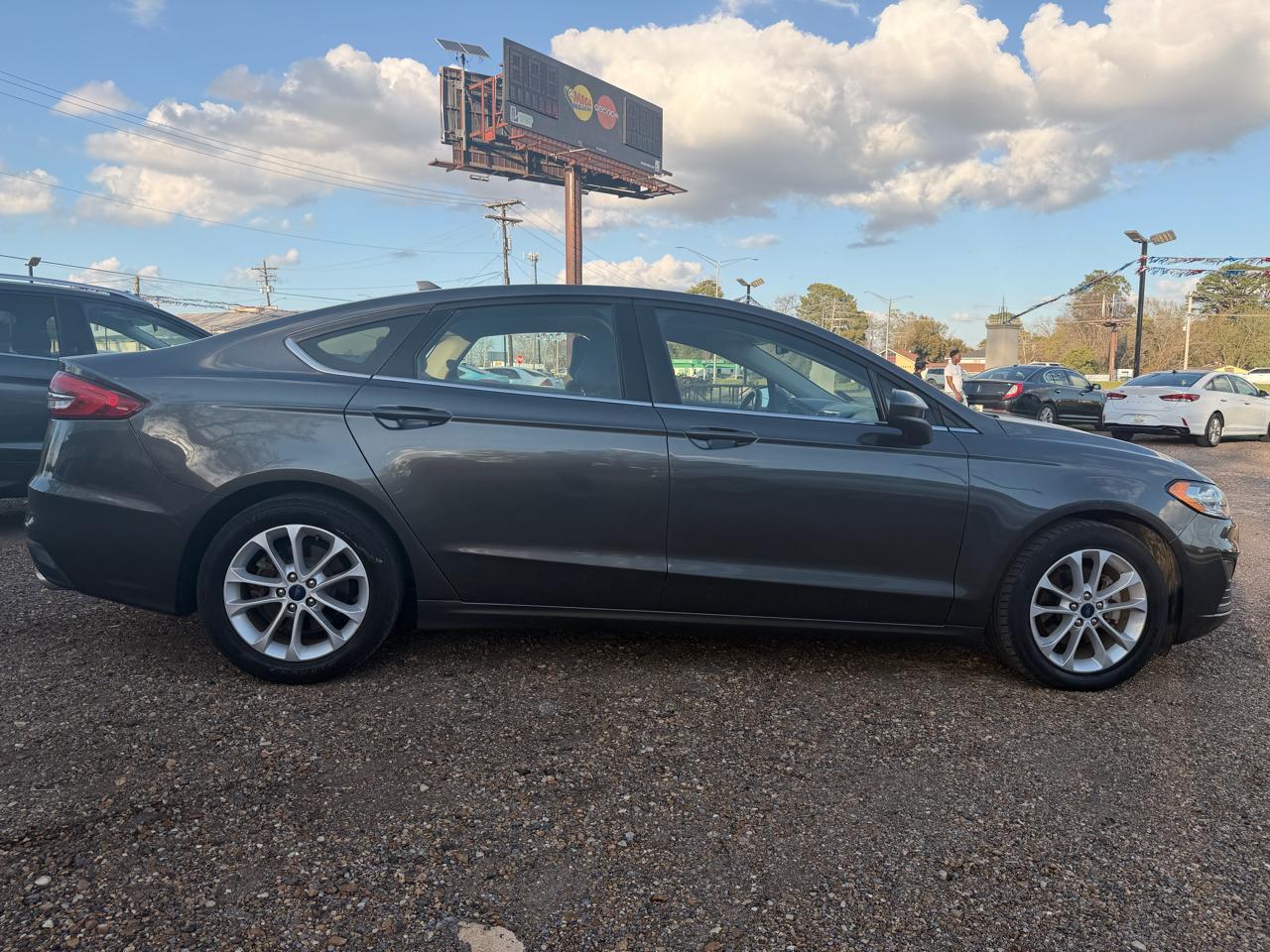 Ford Fusion SE FWD 2020