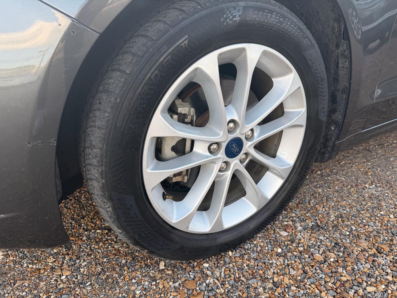 Ford Fusion SE FWD 2020