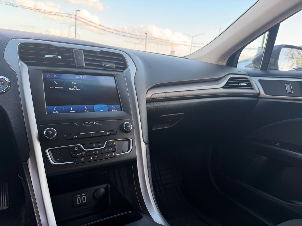 Ford Fusion SE FWD 2020