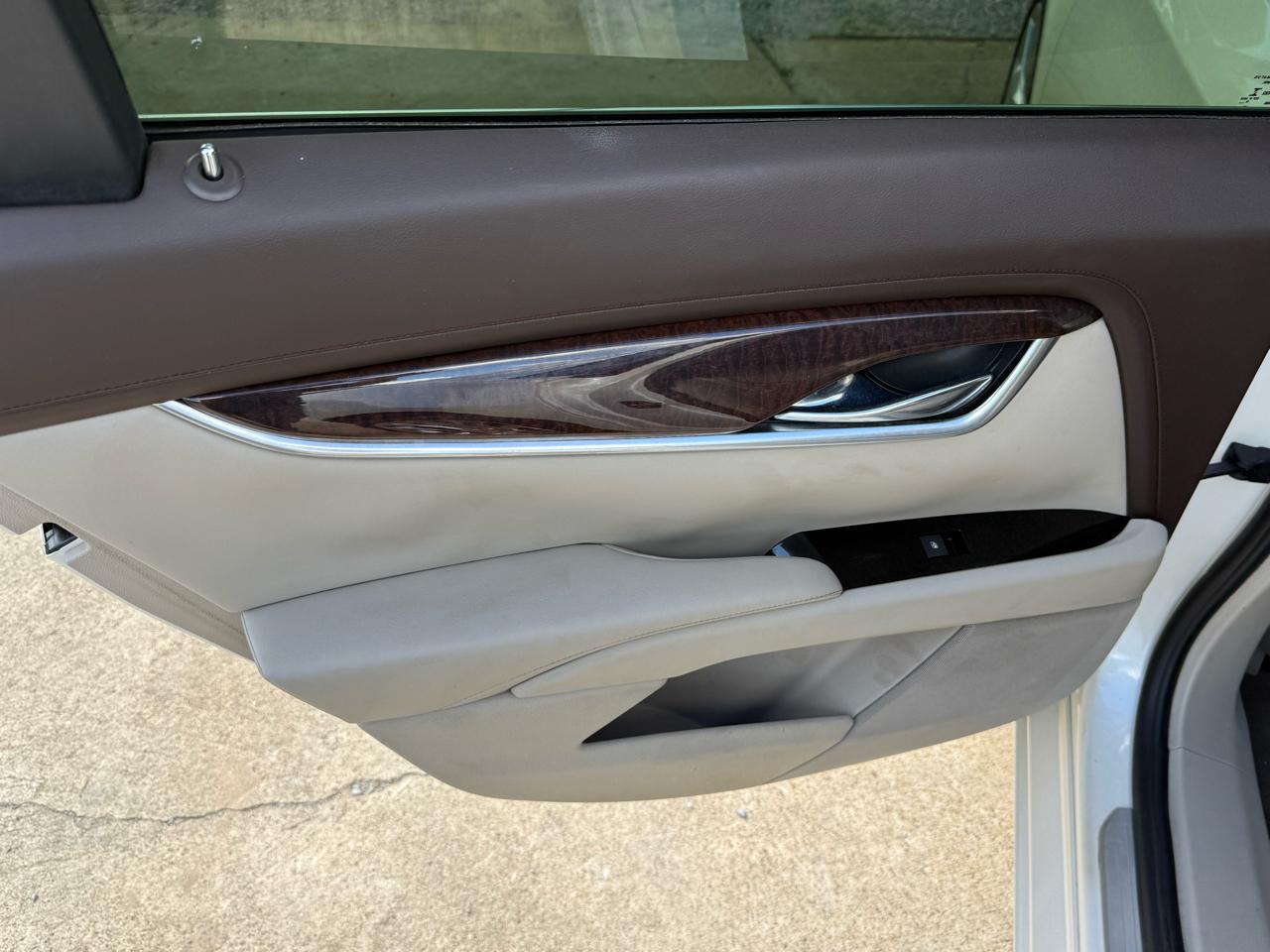 Cadillac XTS 4dr Sdn Premium FWD 2013