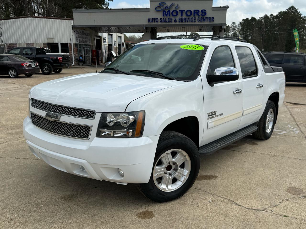 Chevrolet Avalanche 2WD Crew Cab LT 2011