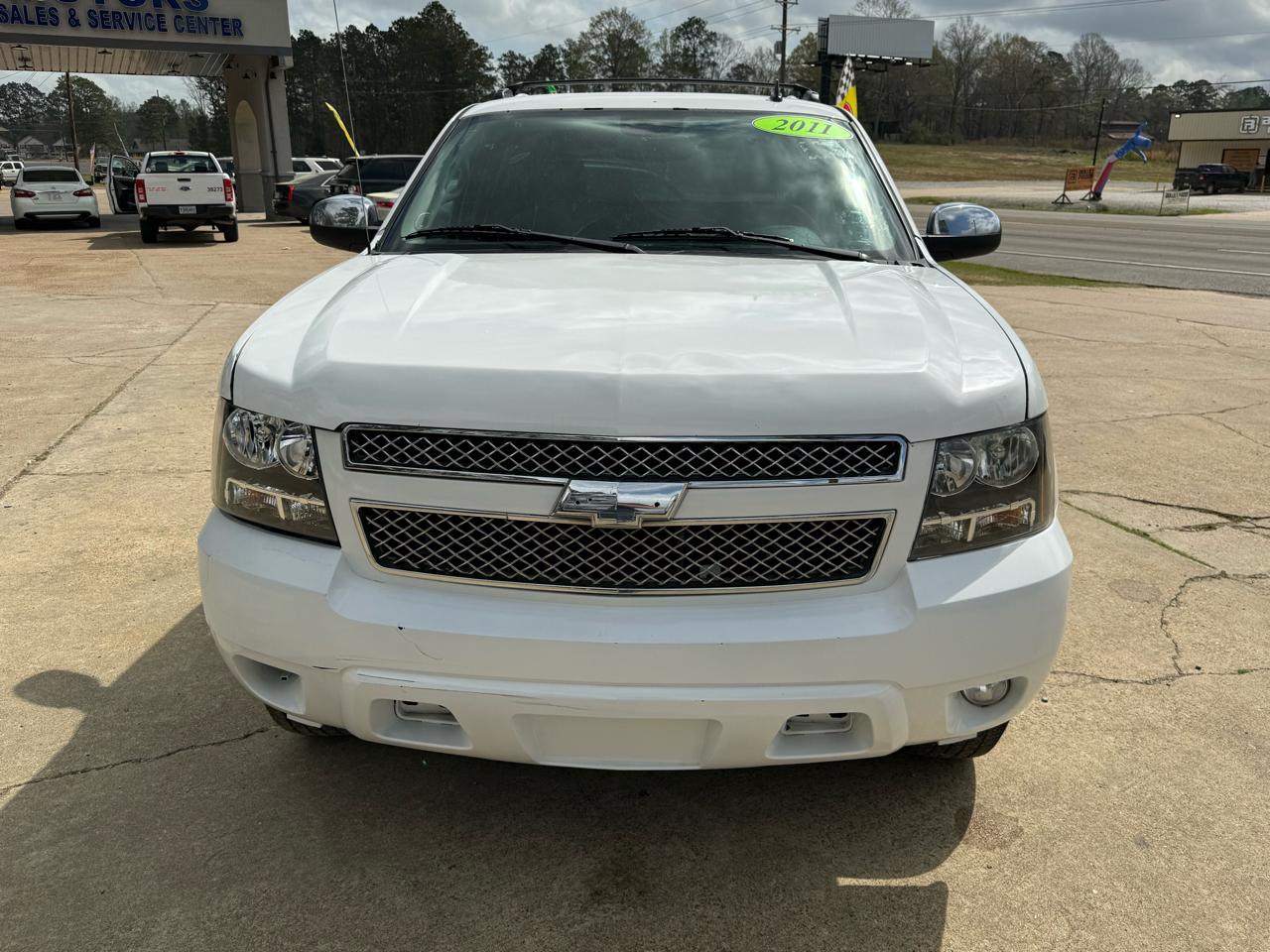 Chevrolet Avalanche 2WD Crew Cab LT 2011