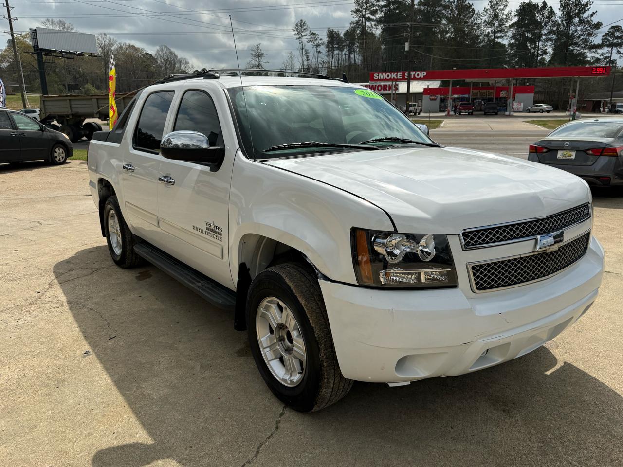 Chevrolet Avalanche 2WD Crew Cab LT 2011