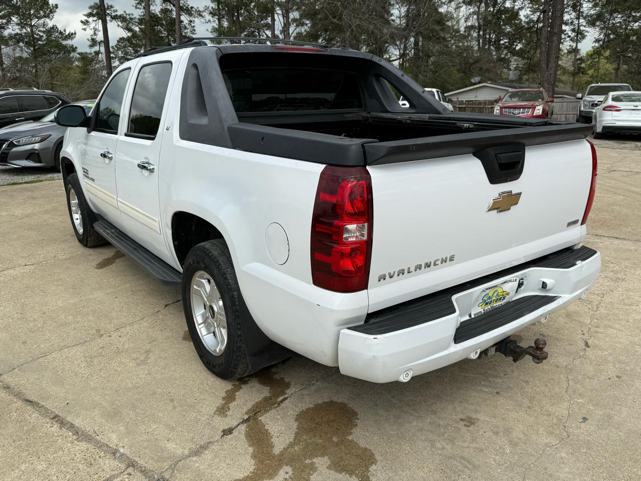 Chevrolet Avalanche 2WD Crew Cab LT 2011