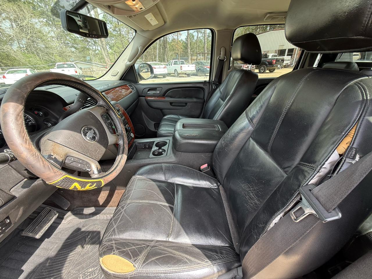 Chevrolet Avalanche 2WD Crew Cab LT 2011