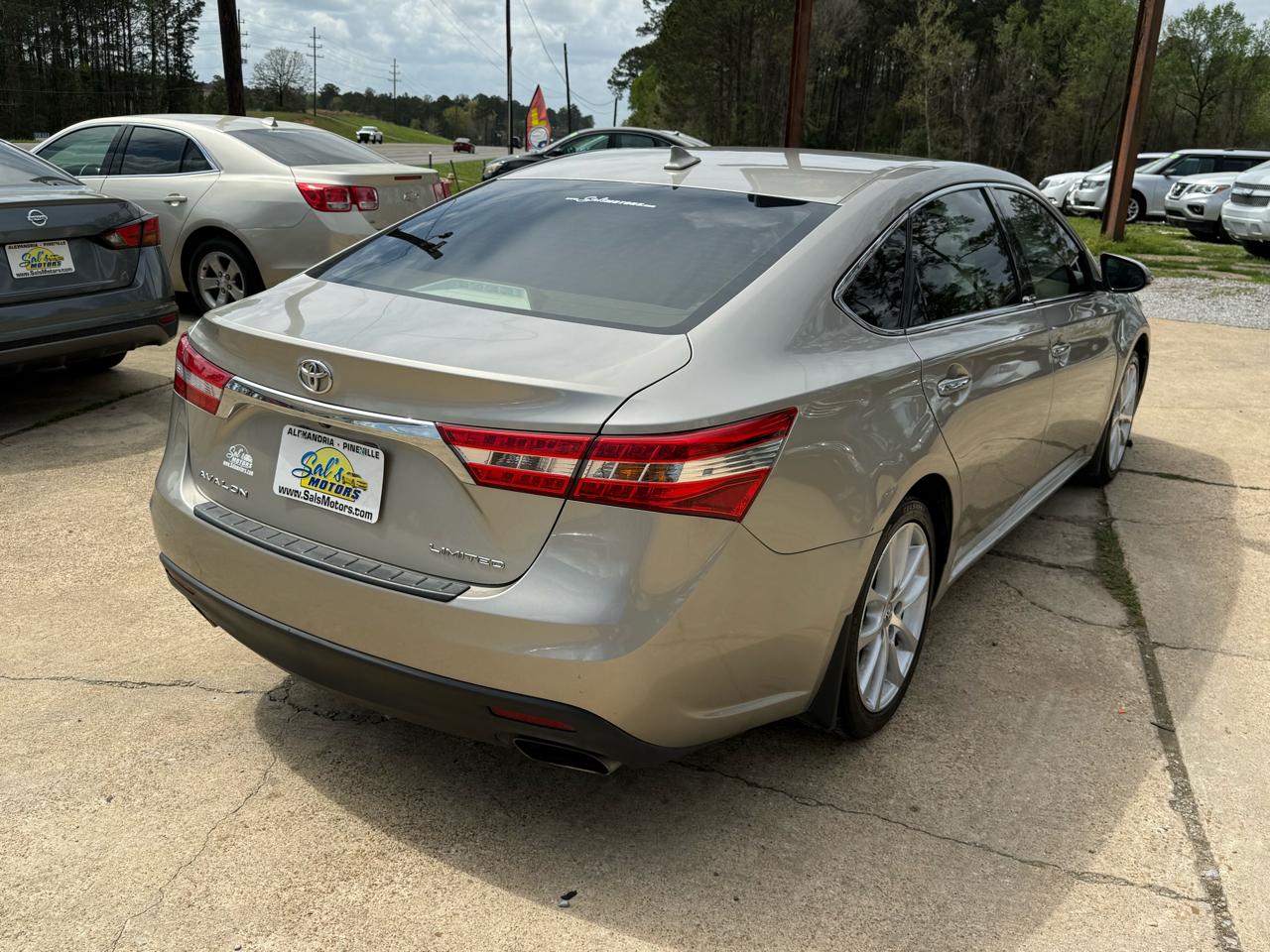 Toyota Avalon 4dr Sdn XLE Premium (Natl) 2013