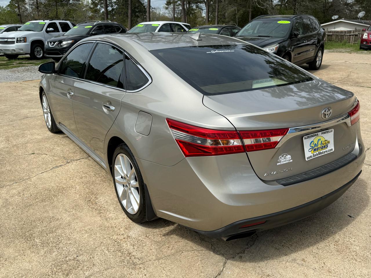 Toyota Avalon 4dr Sdn XLE Premium (Natl) 2013