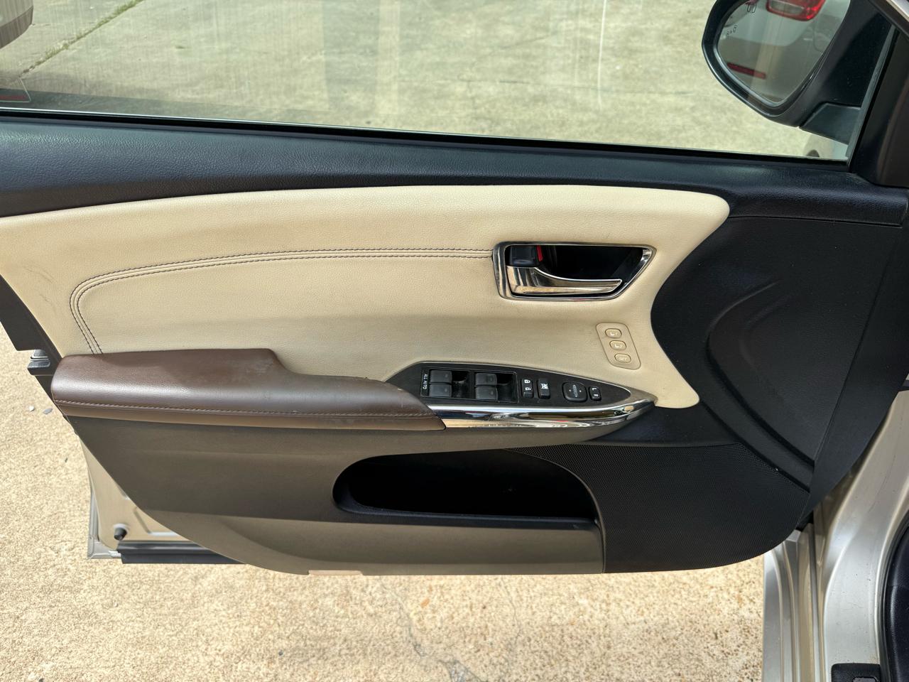 Toyota Avalon 4dr Sdn XLE Premium (Natl) 2013