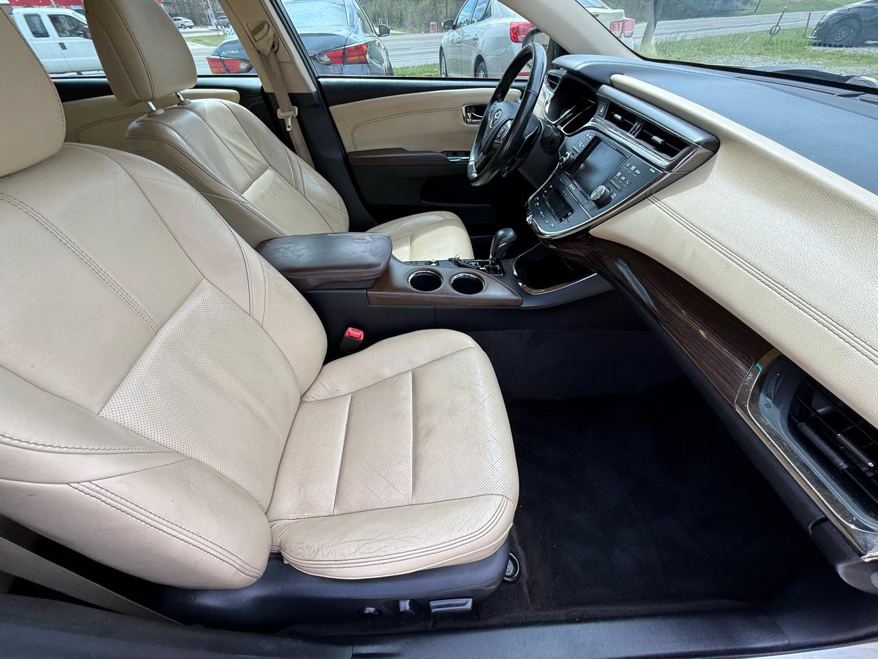 Toyota Avalon 4dr Sdn XLE Premium (Natl) 2013