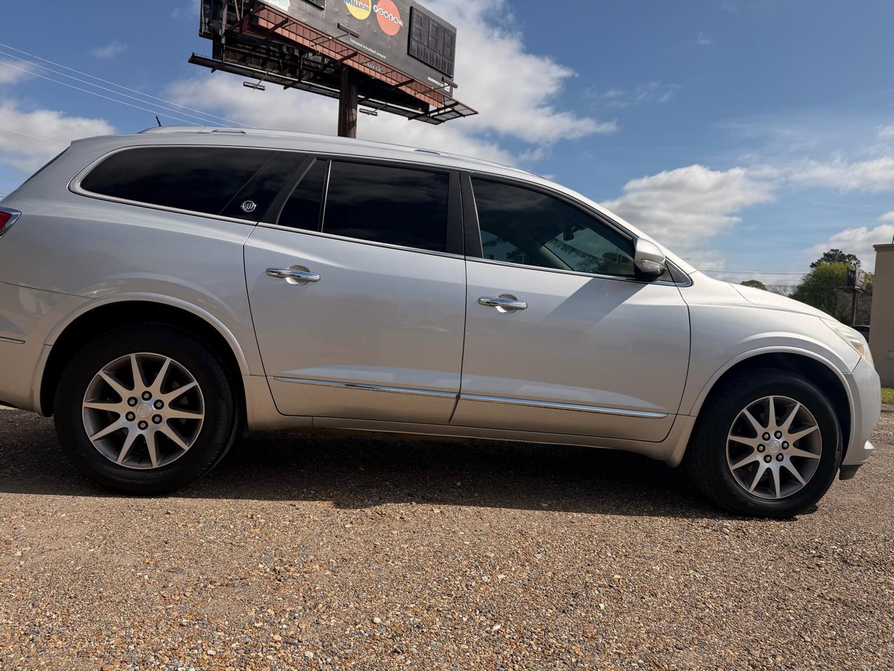 Buick Enclave FWD 4dr Leather 2016