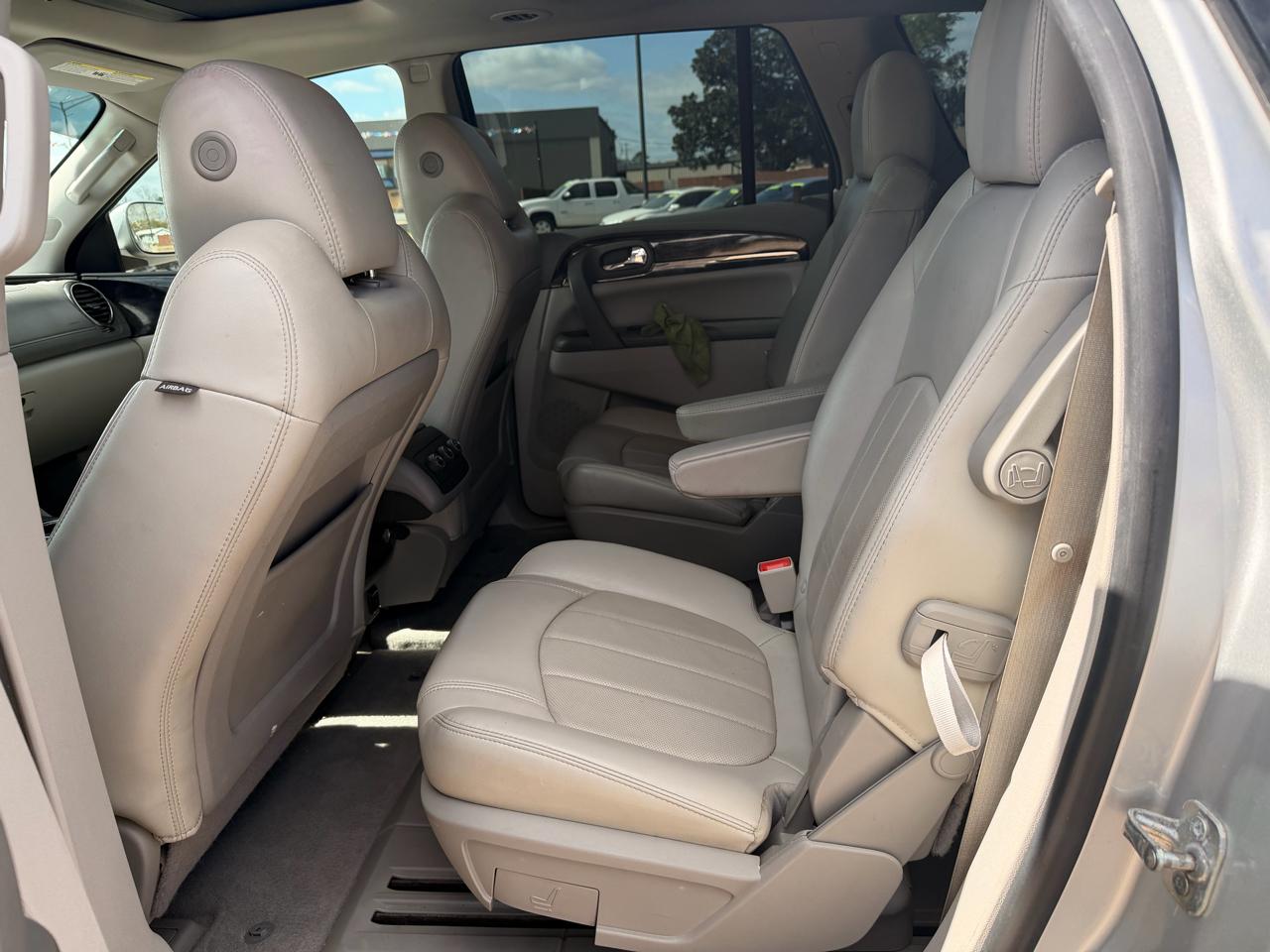 Buick Enclave FWD 4dr Leather 2016