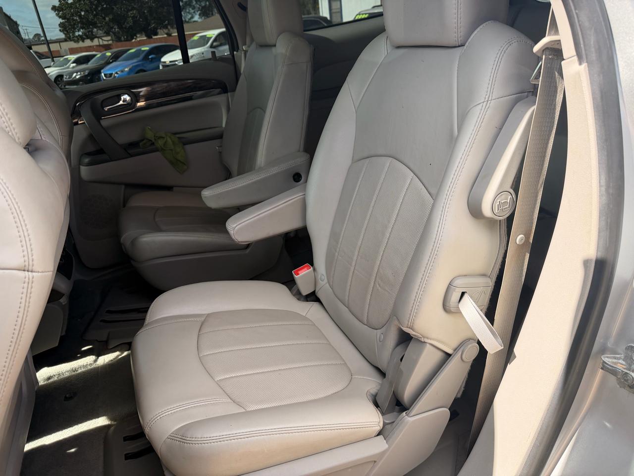 Buick Enclave FWD 4dr Leather 2016