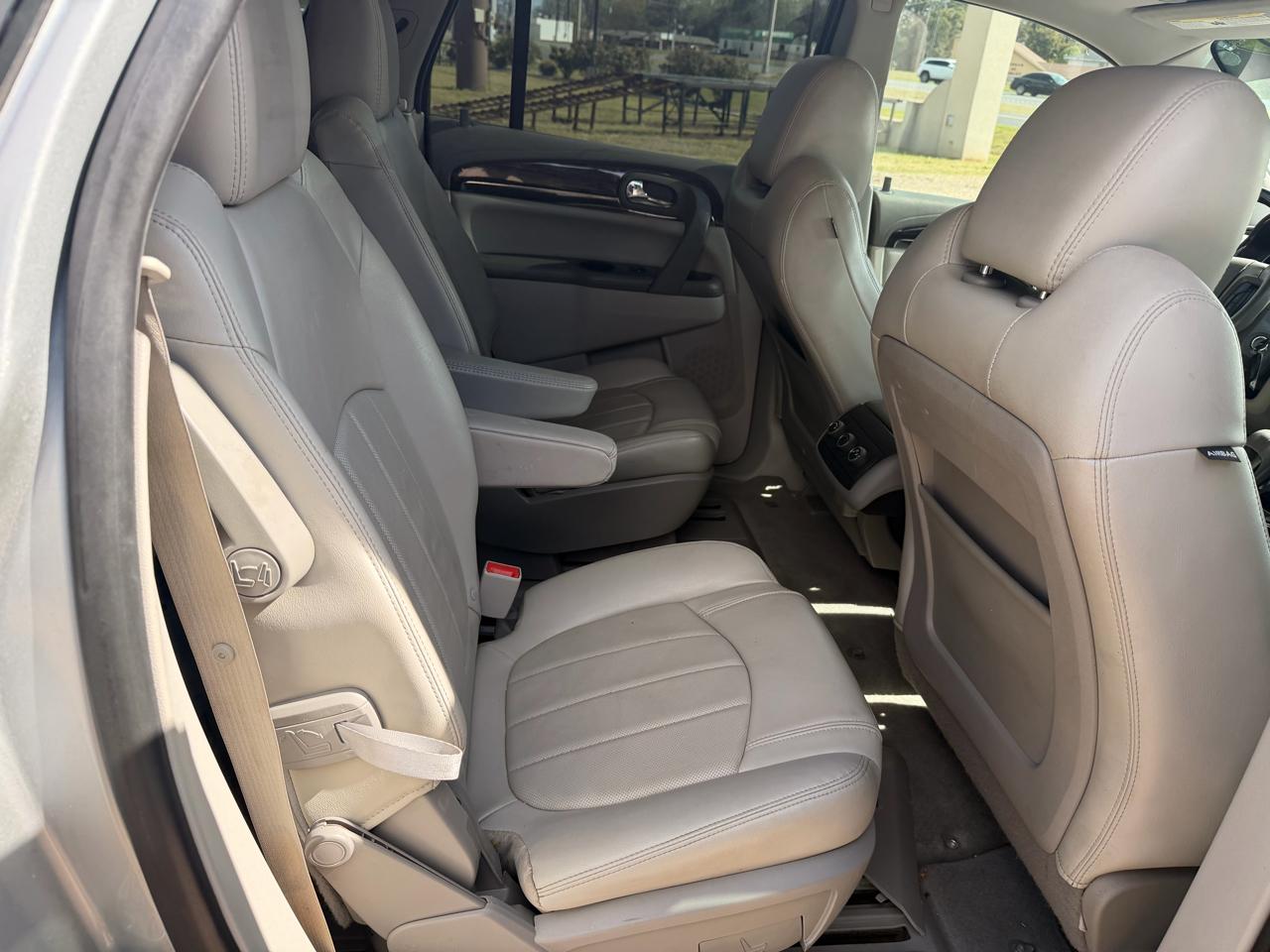 Buick Enclave FWD 4dr Leather 2016