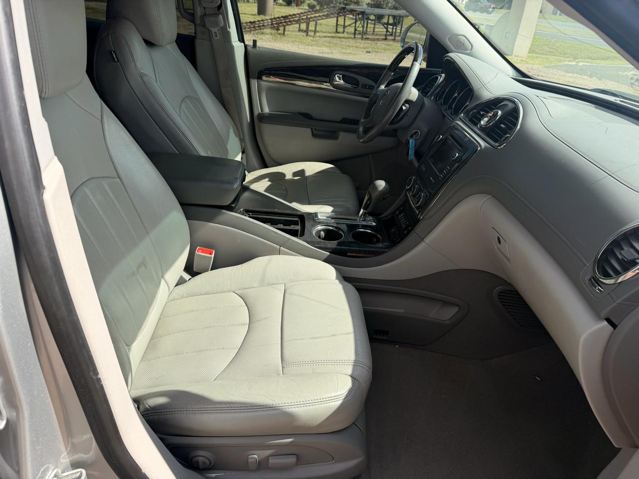 Buick Enclave FWD 4dr Leather 2016