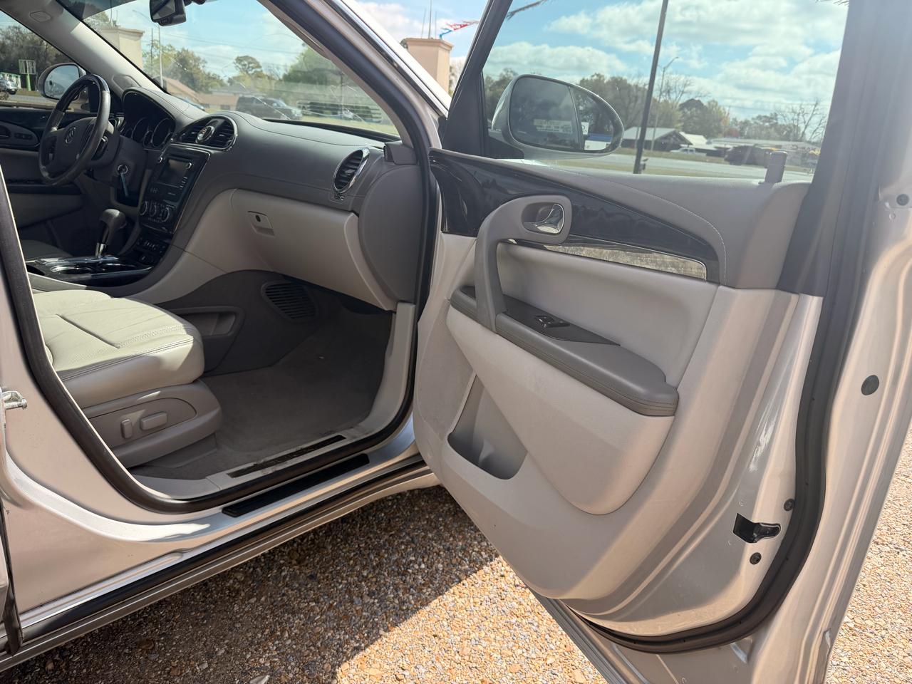 Buick Enclave FWD 4dr Leather 2016