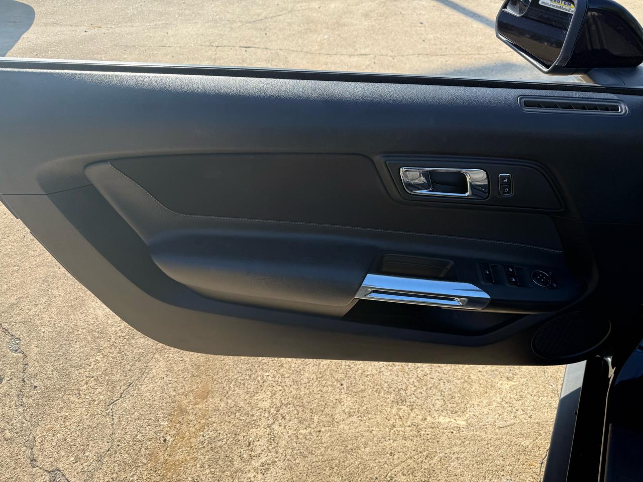 Ford Mustang V6 Convertible 2017