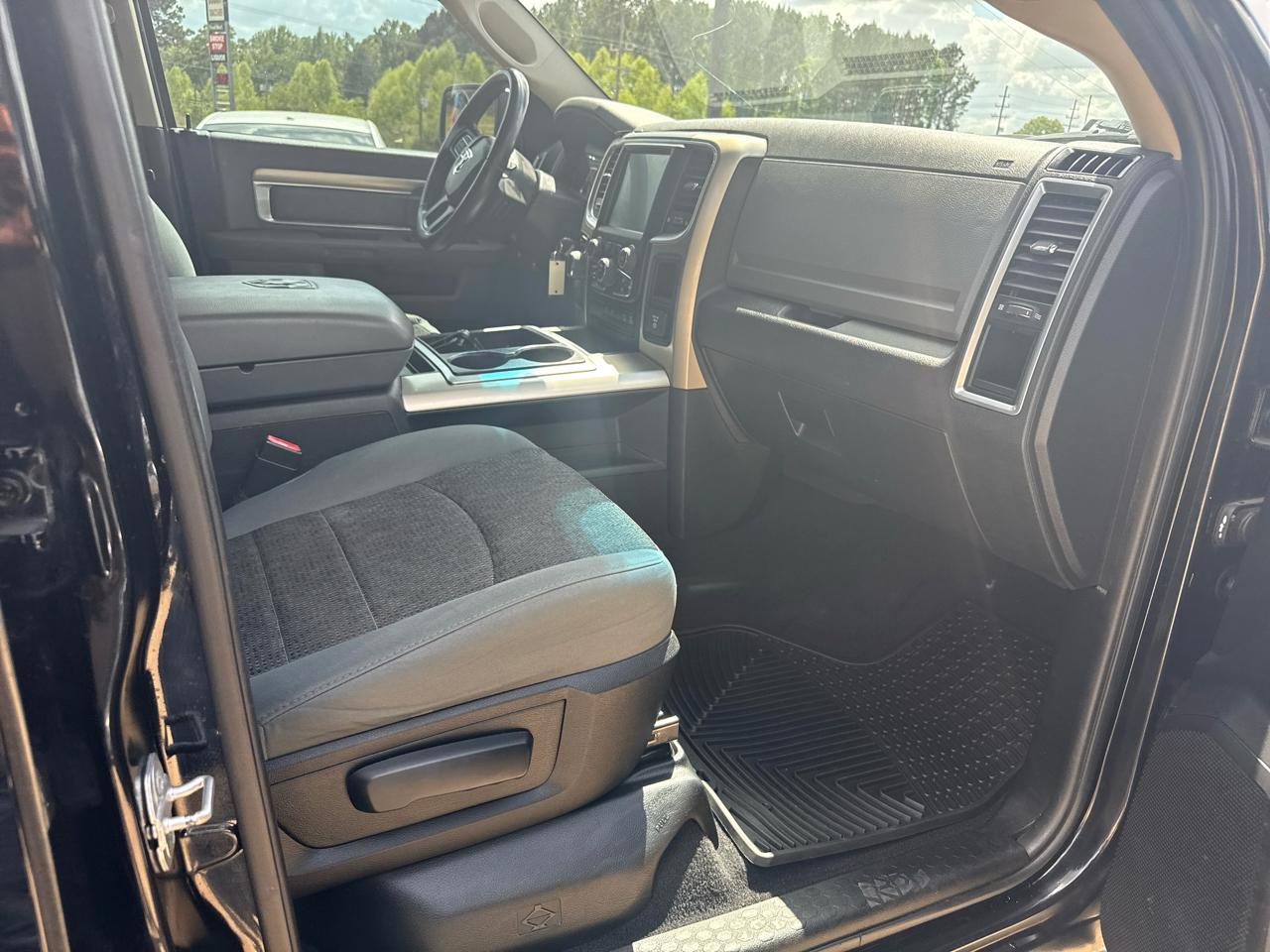 RAM 1500 2WD Quad Cab 140.5" Lone Star 2015