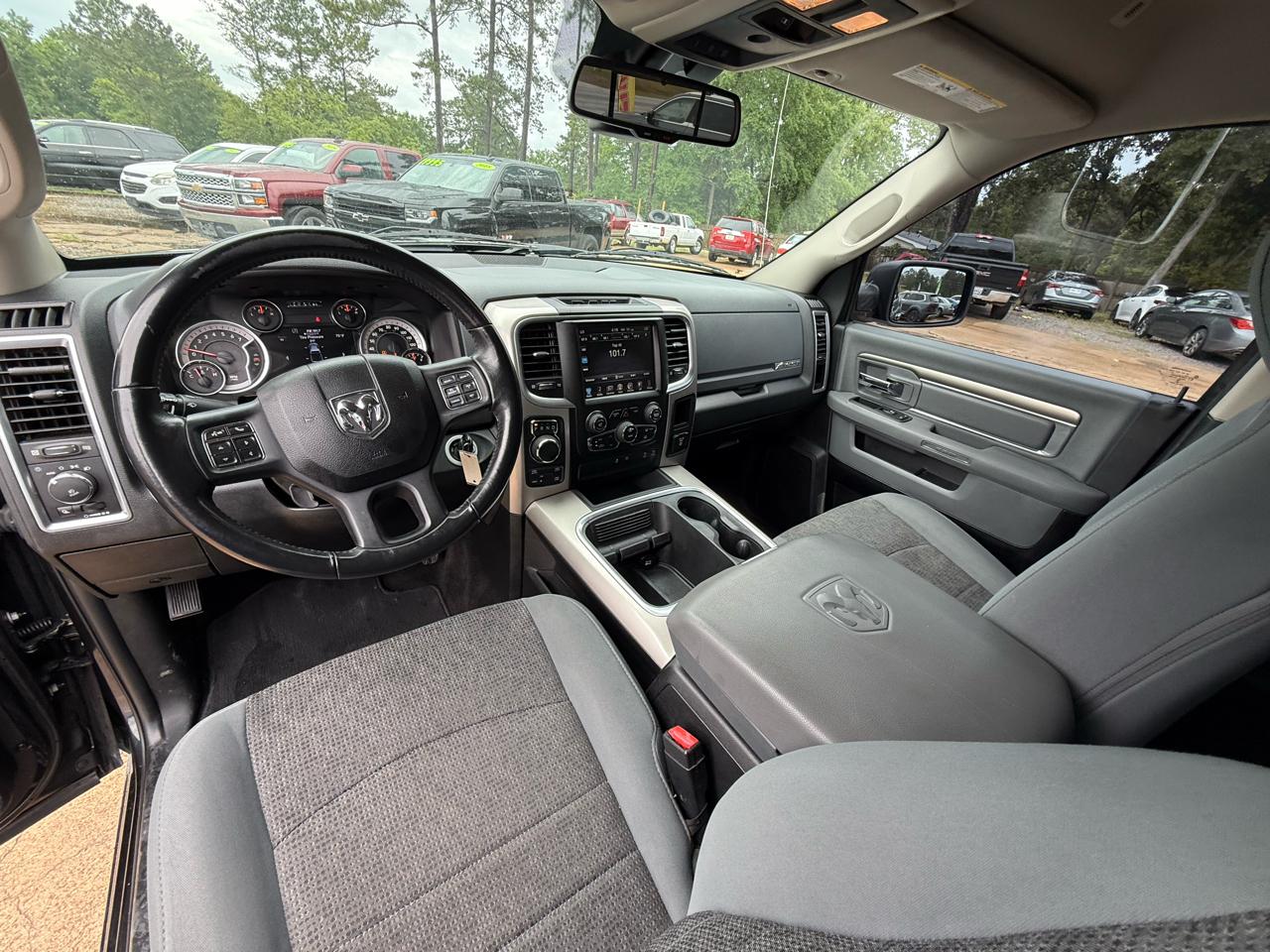 RAM 1500 Big Horn 4x4 Crew Cab 5'7" Box 2017