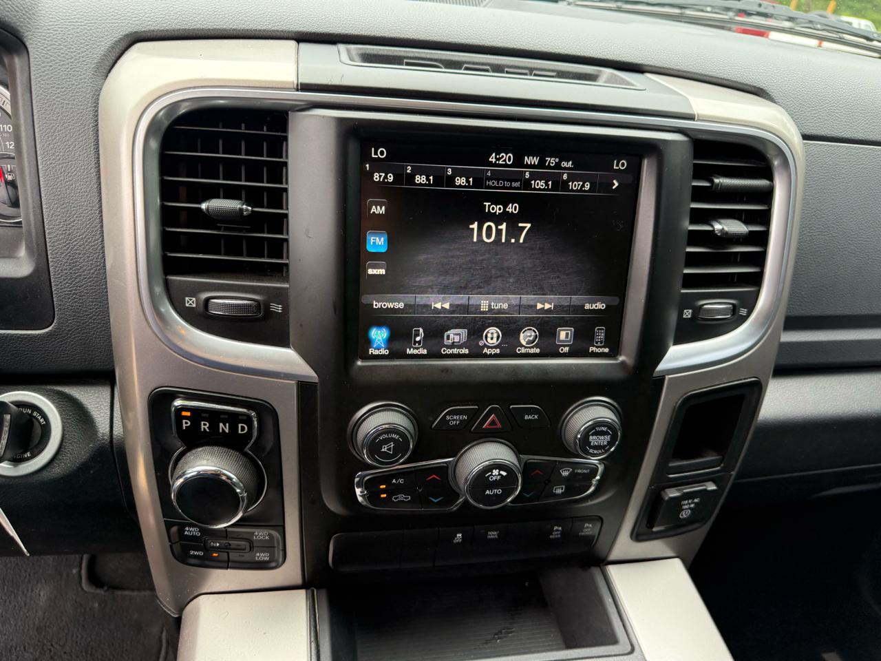 RAM 1500 Big Horn 4x4 Crew Cab 5'7" Box 2017