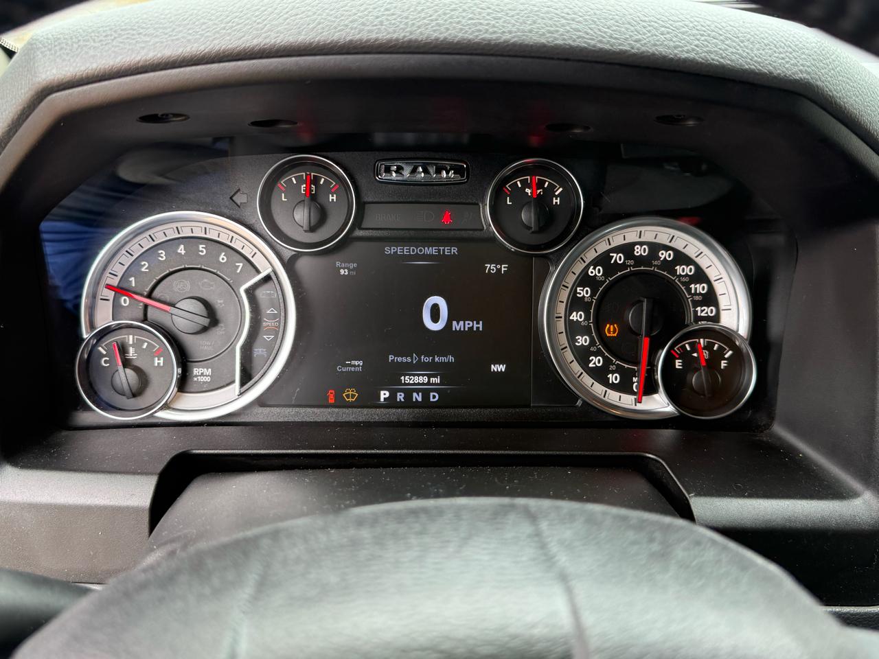 RAM 1500 Big Horn 4x4 Crew Cab 5'7" Box 2017