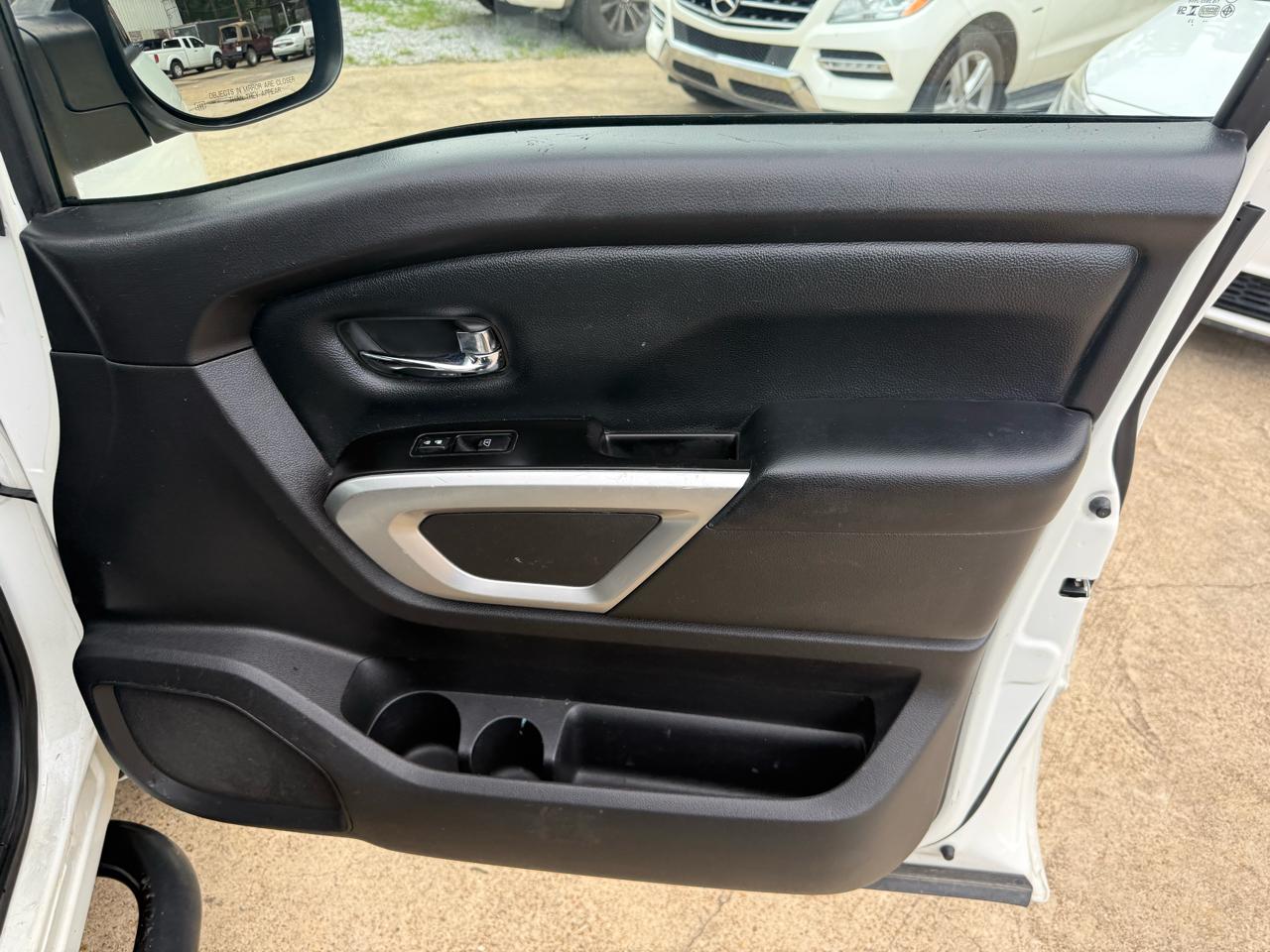 Nissan Titan 4x2 Crew Cab SV 2018