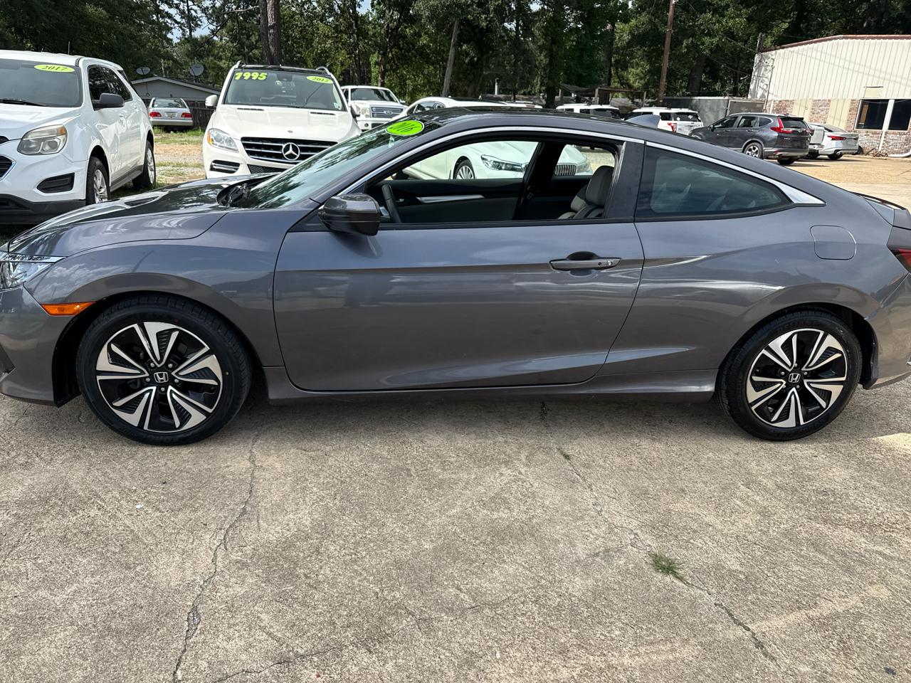 Honda Civic Coupe 2dr CVT EX-T 2016