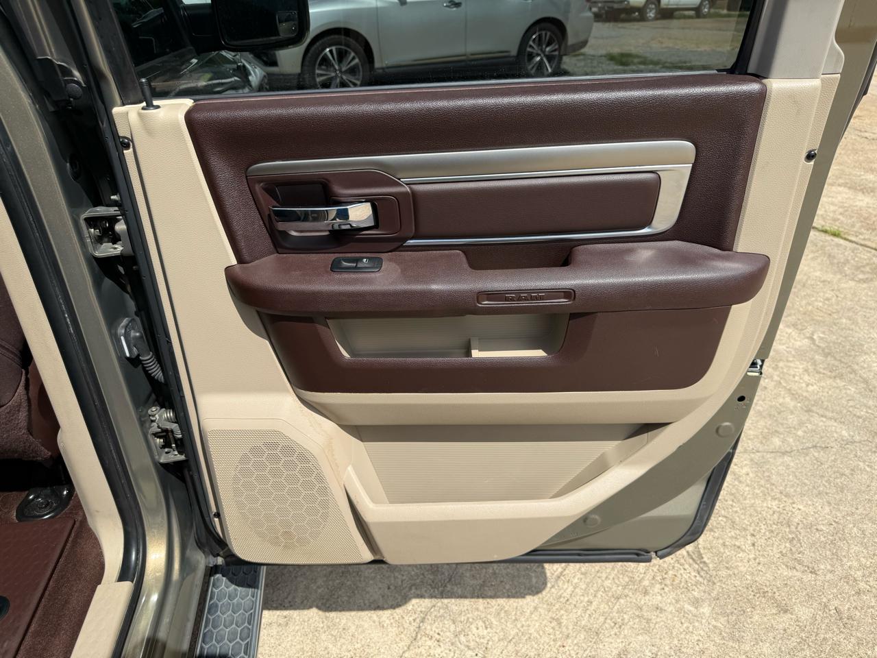 RAM 1500 2WD Crew Cab 140.5" Lone Star 2015