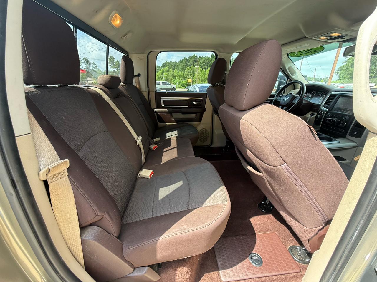 RAM 1500 2WD Crew Cab 140.5" Lone Star 2015