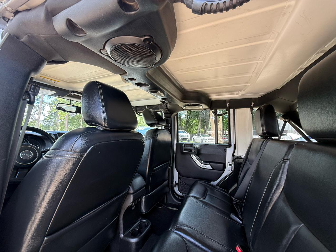 Jeep Wrangler Unlimited 4WD 4dr Sahara 2014
