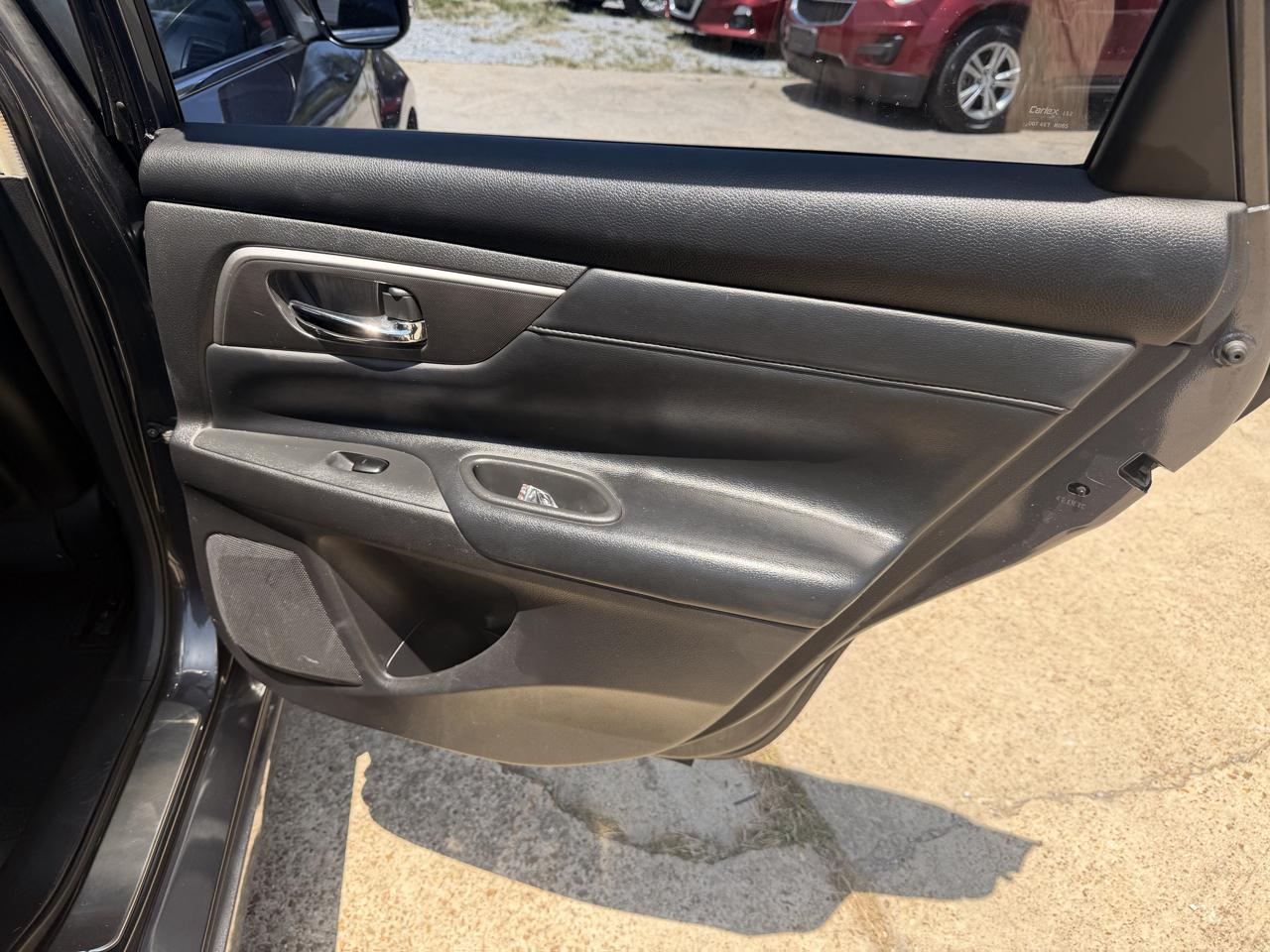 Nissan Altima 4dr Sdn V6 3.5 SL 2013