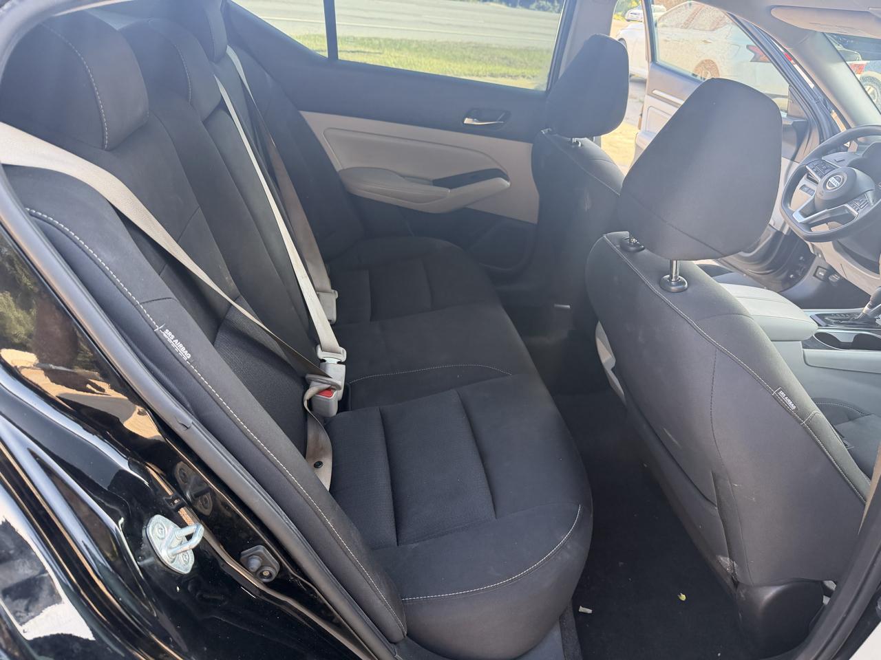 Nissan Altima 2.5 SV Sedan 2021