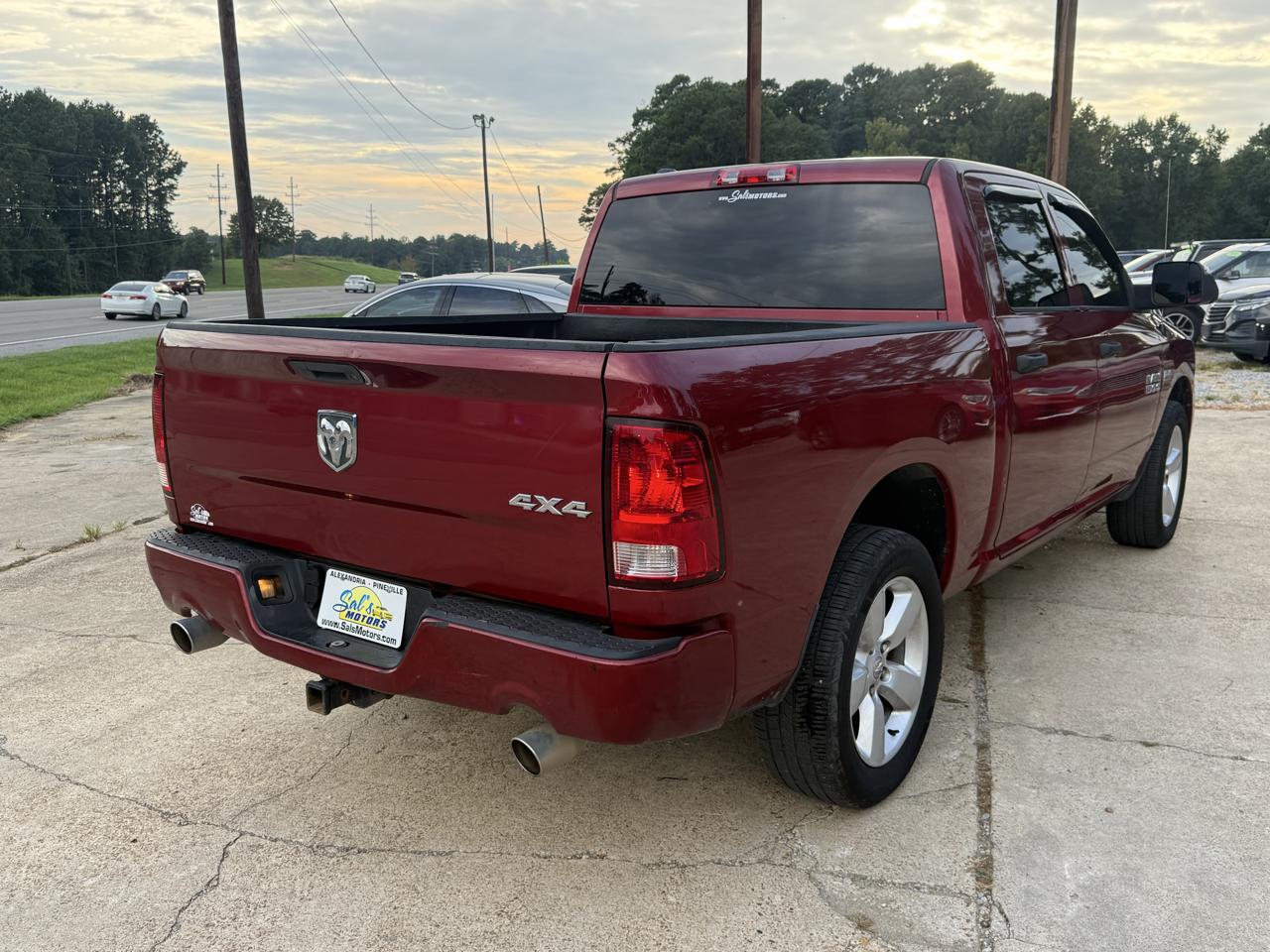 RAM 1500 4WD Crew Cab 140.5" Express 2014