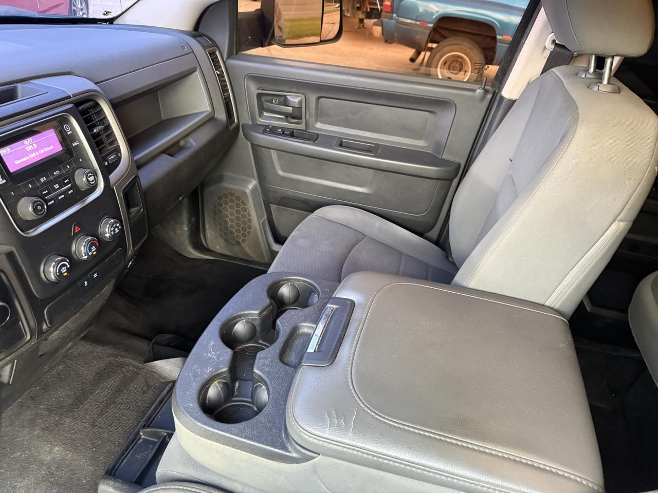 RAM 1500 4WD Crew Cab 140.5" Express 2014