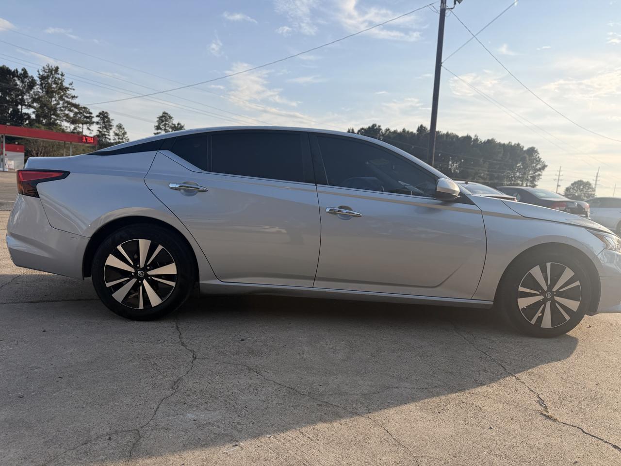 Nissan Altima 2.5 SV Sedan 2021