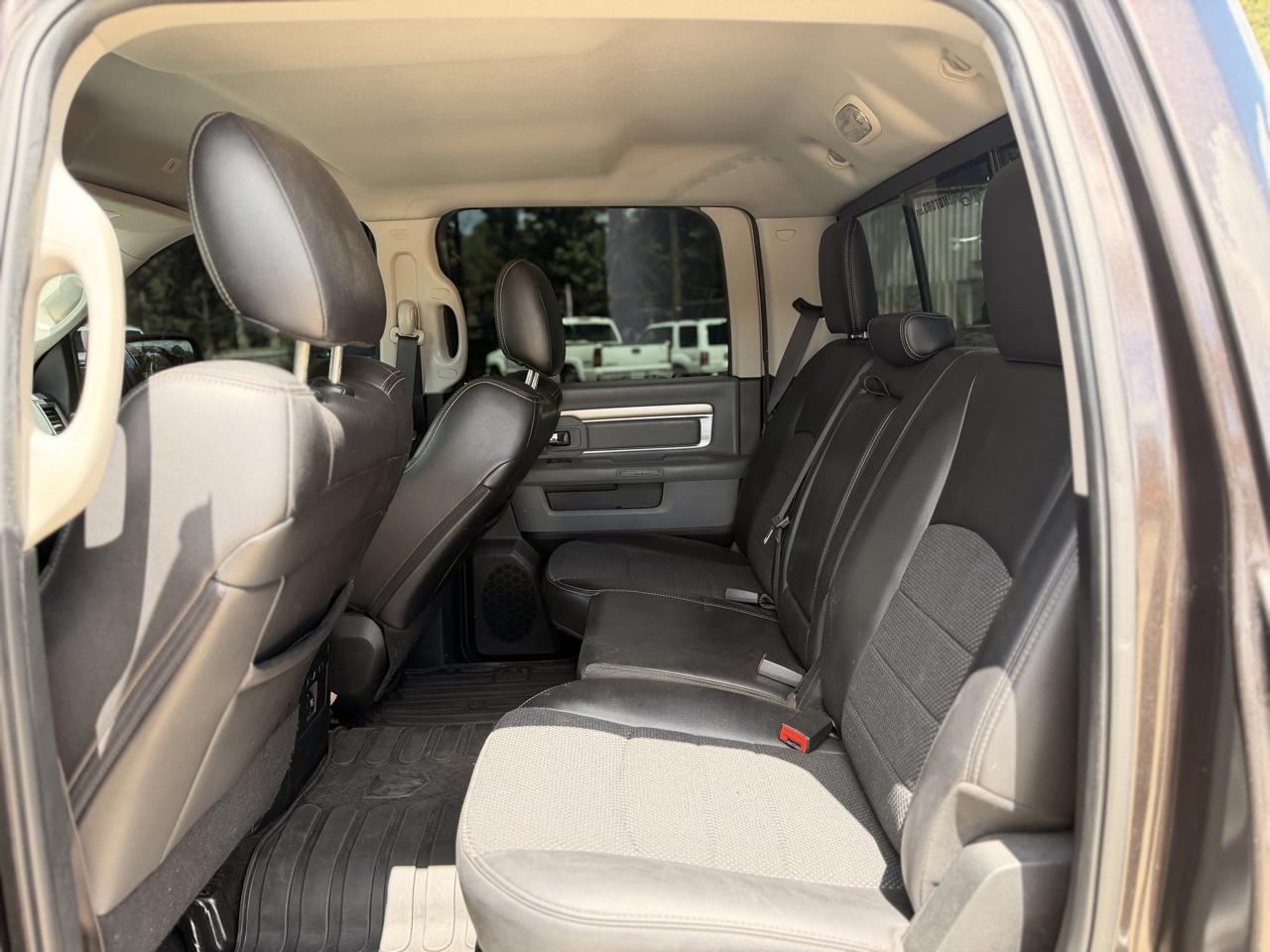 RAM 1500 Lone Star Silver 4x4 Crew Cab 5'7" Box 2017