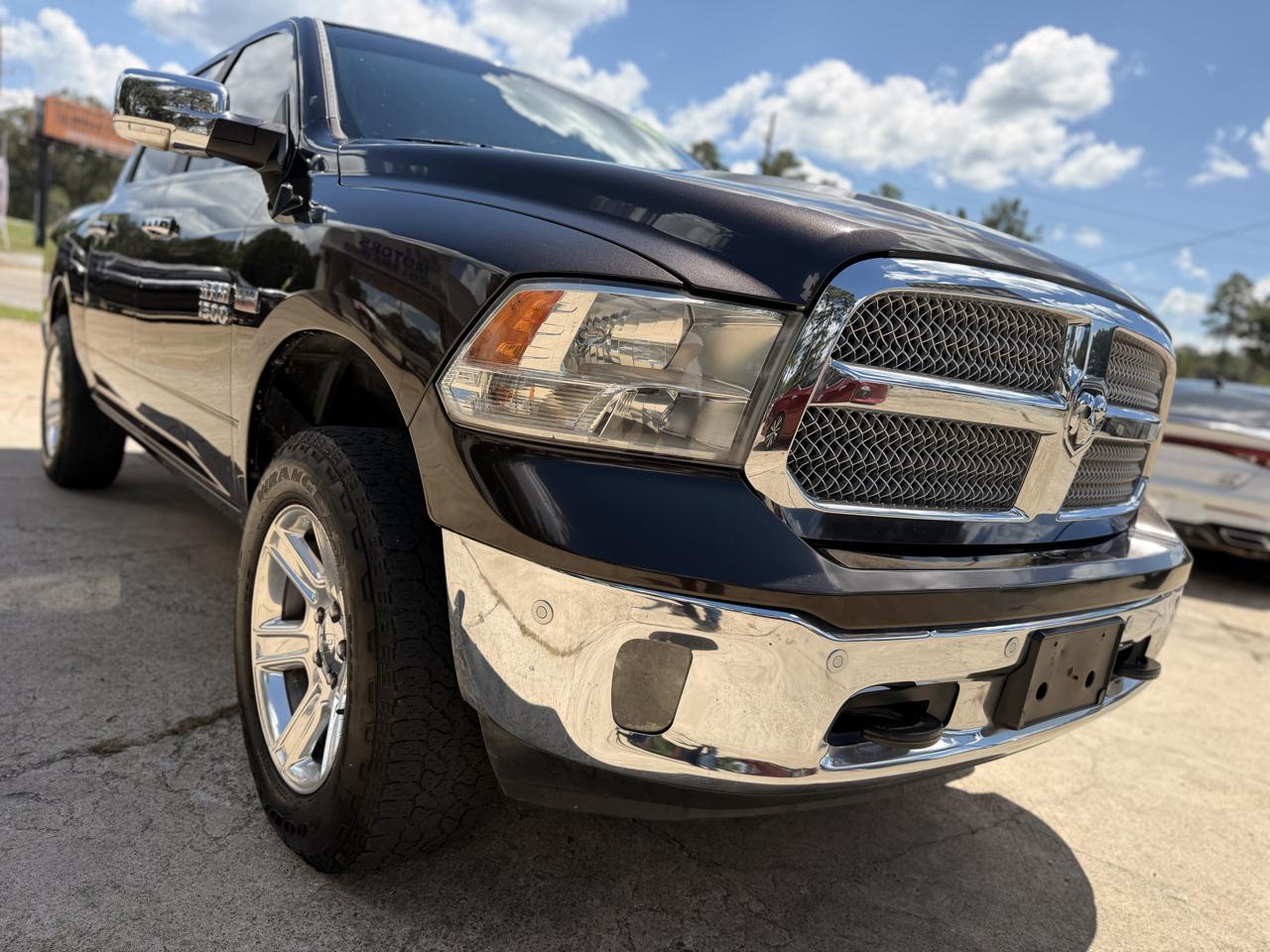 RAM 1500 Lone Star Silver 4x4 Crew Cab 5'7" Box 2017