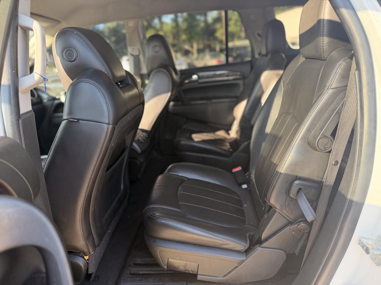 Buick Enclave FWD 4dr Leather 2015