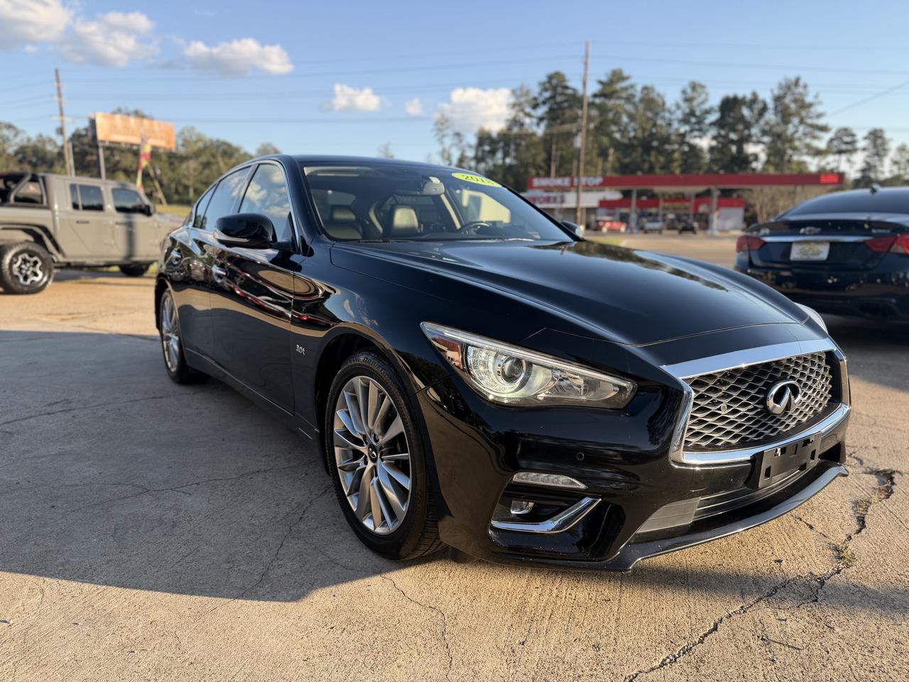Infiniti Q50 3.0t LUXE RWD 2018