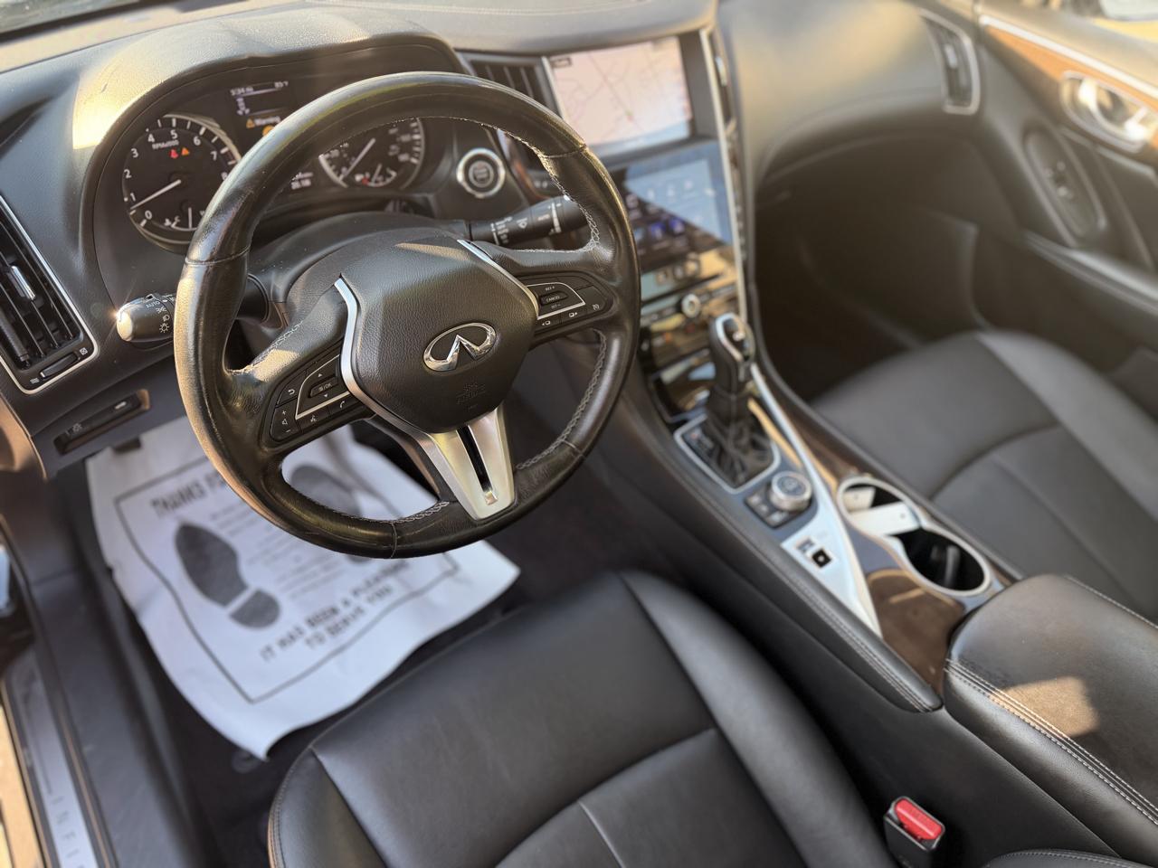 Infiniti Q50 3.0t LUXE RWD 2018