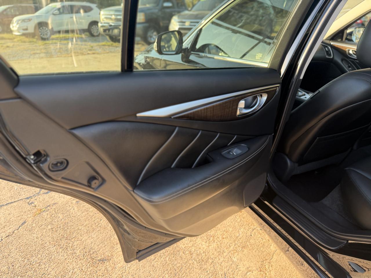 Infiniti Q50 3.0t LUXE RWD 2018
