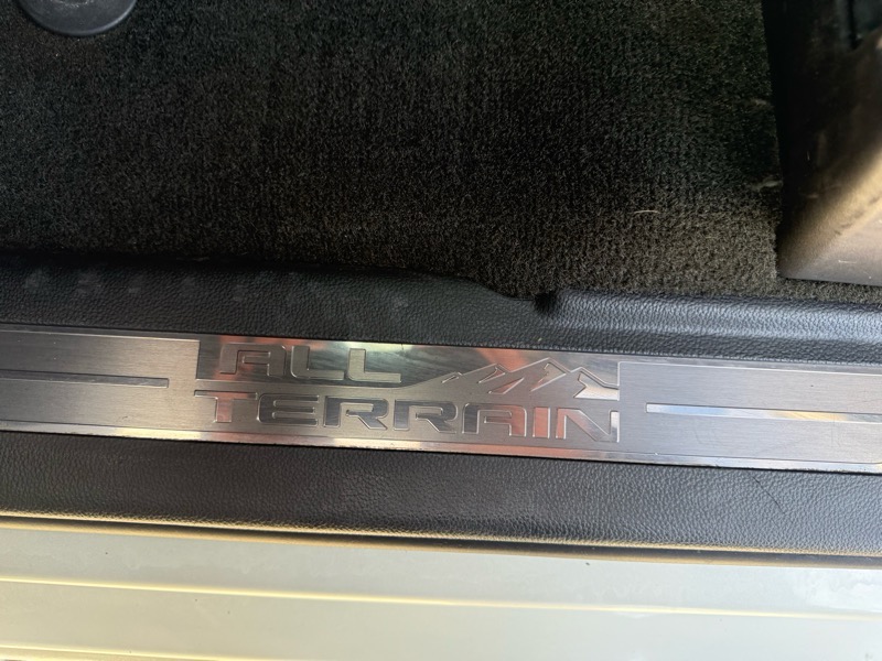 GMC Sierra 1500 4WD Crew Cab 143.5" SLT 2015