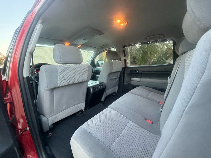 Toyota Tundra Tundra-Grade CrewMax 4.6L 2WD 2012